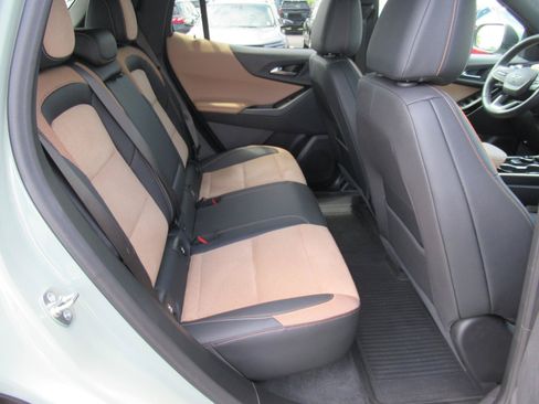 Certified 2025 Chevrolet Equinox ACTIV w/ Safety and Technology Package FWD image 35