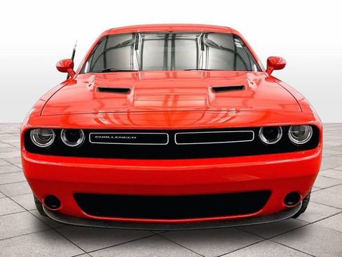 Used 2016 Dodge Challenger SXT RWD image 3