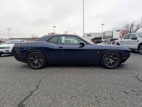 Used 2016 Dodge Challenger R/T Scat Pack image 2