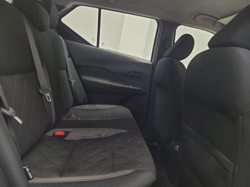 Used 2020 Nissan Kicks S image 19