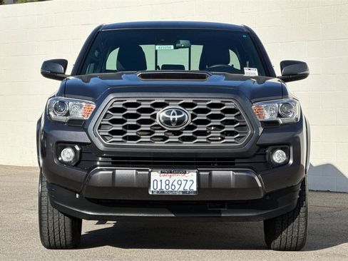Used 2020 Toyota Tacoma TRD Sport image 11