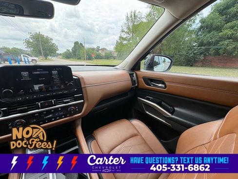 Used 2023 Nissan Pathfinder Platinum w/ Black Appearance Package FWD image 43