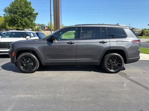 Used 2024 Jeep Grand Cherokee L Laredo AWD/4WD image 4