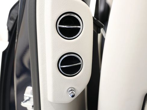 Used 2015 Rolls-Royce Ghost image 59