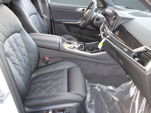 Used 2026 BMW X5 sDrive40i w/ M Sport Package RWD image 23