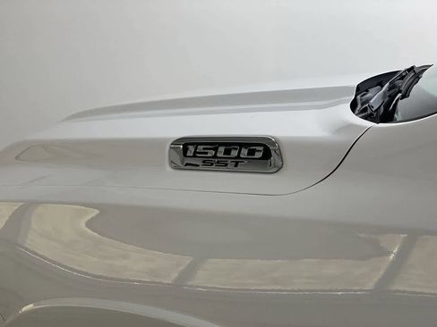 Used 2025 RAM 1500 Laramie image 11