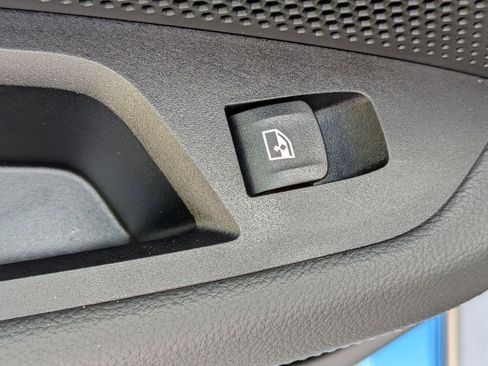 Used 2024 BMW i4 eDrive40 image 30