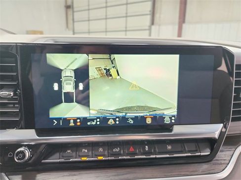 New 2026 GMC Sierra 1500 SLT image 32