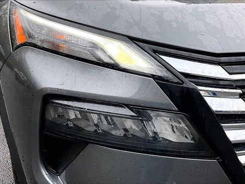 Used 2024 Nissan Rogue S AWD/4WD image 22