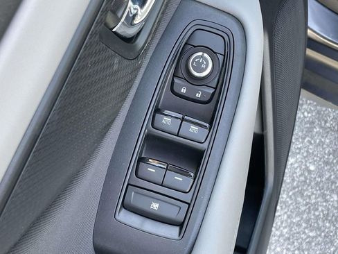 Used 2022 Subaru Outback Premium image 6