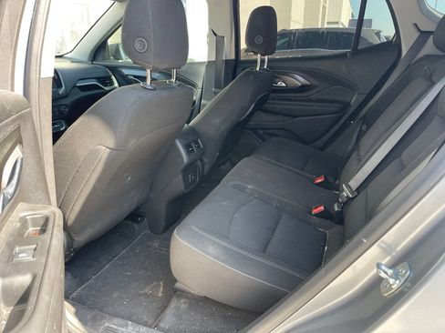 Used 2024 GMC Terrain SLE FWD image 4