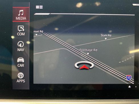 Used 2022 BMW M4 xDrive Competition image 9