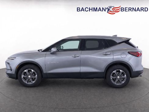 Used 2025 Chevrolet Blazer LT FWD image 4