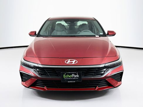 Used 2024 Hyundai Elantra Blue FWD image 2