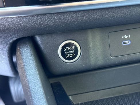 Used 2023 Nissan Rogue S image 29