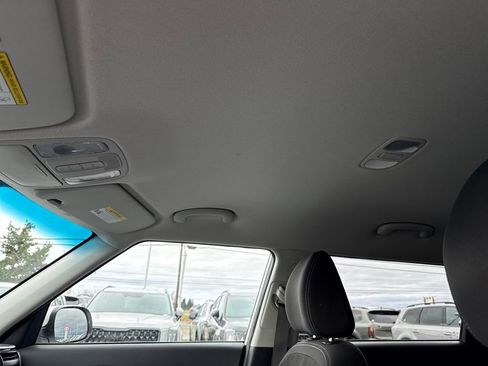 Used 2016 Kia Soul image 29