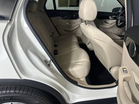 Certified 2022 Mercedes-Benz GLC 300 image 17