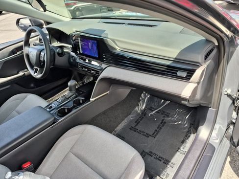 Used 2025 Toyota Camry LE FWD image 19