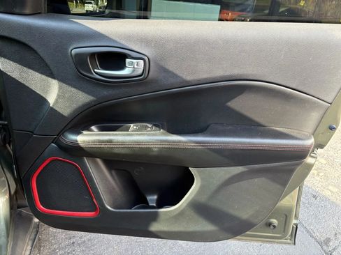 Used 2020 Jeep Compass Trailhawk image 20