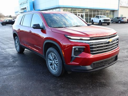 New 2026 Chevrolet Traverse LT w/ Driver Confidence Package image 2