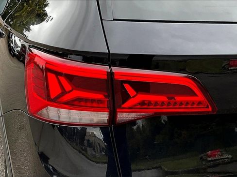 Used 2024 Volkswagen Taos SE image 30