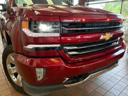 Used 2018 Chevrolet Silverado 1500 LTZ Z71 w/ LTZ Plus Package AWD/4WD image 2