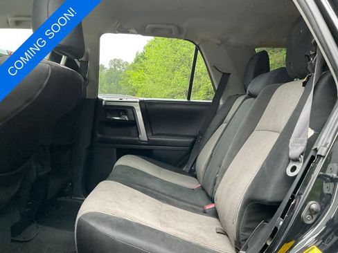Used 2016 Toyota 4Runner SR5 AWD/4WD image 3