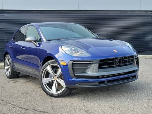 Certified 2026 Porsche Macan Turbo AWD/4WD image 9