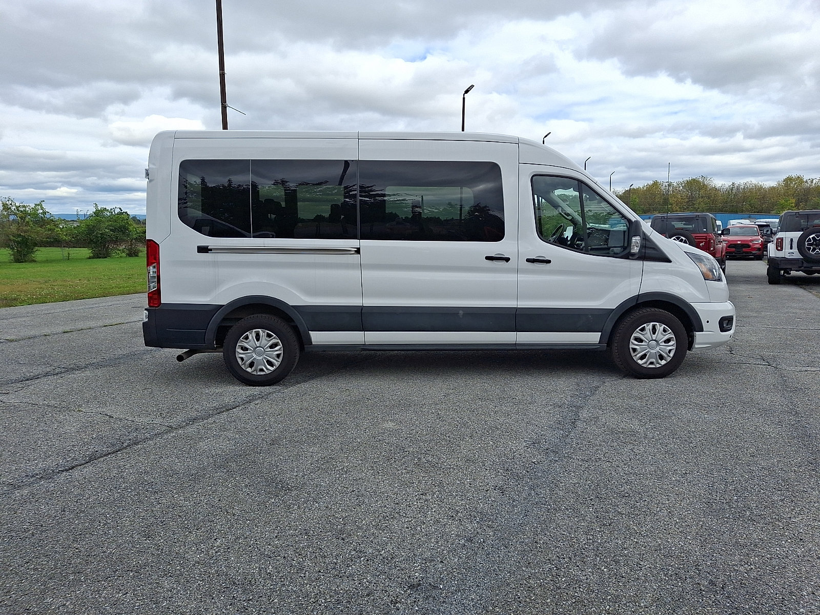 Used 2025 Ford Transit 350 XLT RWD image 7