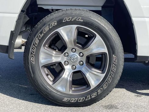 Used 2024 RAM 1500 Laramie AWD/4WD image 30