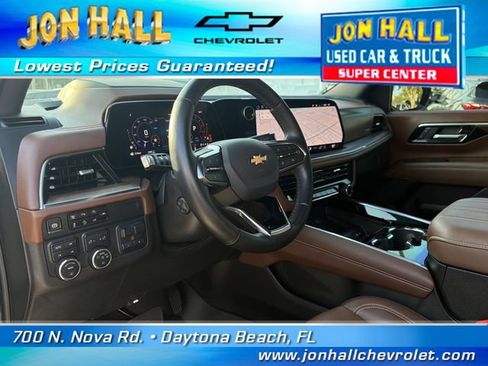 Used 2025 Chevrolet Suburban High Country AWD/4WD image 26