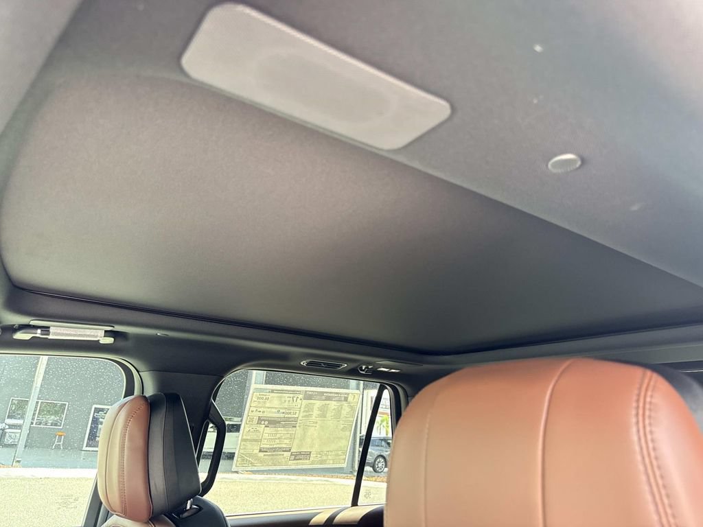New 2026 Lincoln Navigator Reserve AWD/4WD image 35