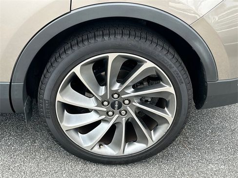 Used 2020 Lincoln Nautilus Reserve w/ Equipment Group 201A image 20