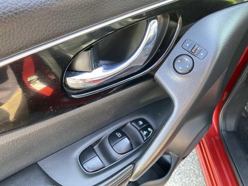 Used 2019 Nissan Rogue Sport SL AWD/4WD image 27