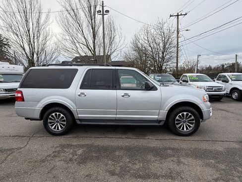 Used 2015 Ford Expedition EL XLT w/ Equipment Group 202A image 17