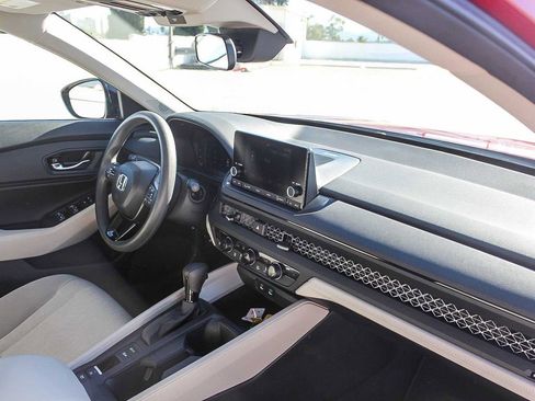 Certified 2025 Honda Accord SE image 17