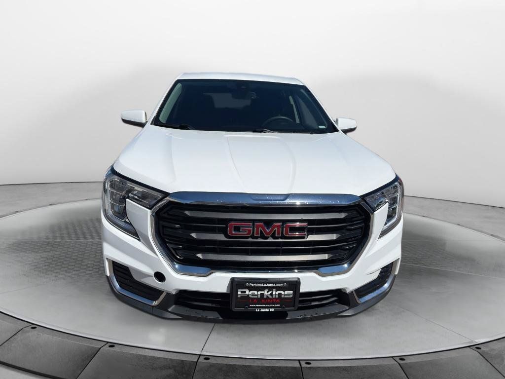 Used 2024 GMC Terrain SLE AWD/4WD image 2
