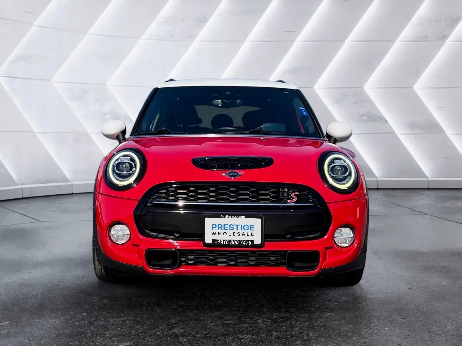 Used 2019 MINI Cooper S w/ Driver Assistance Package FWD image 2