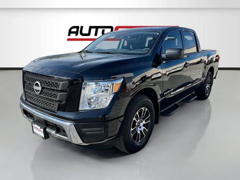 Used 2024 Nissan Titan SV w/ Accessory Utility Package RWD image 3