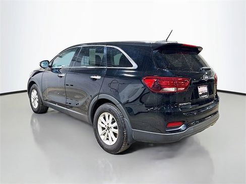 Used 2019 Kia Sorento LX image 9
