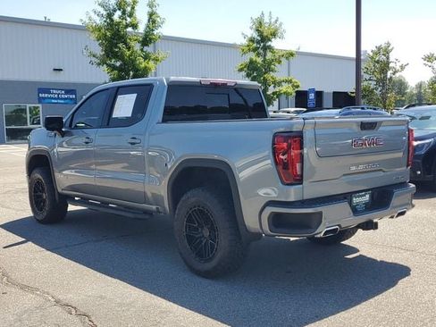 Used 2024 GMC Sierra 1500 AT4 w/ Technology Package AWD/4WD image 4