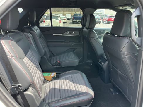 New 2026 Ford Explorer ST-Line AWD/4WD image 8