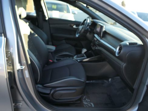 Used 2023 Kia Forte GT-Line w/ GT-Line Technology Package image 28