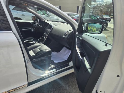 Used 2016 Volvo XC60 T5 Platinum AWD/4WD image 13