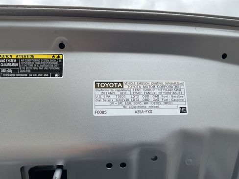 Used 2024 Toyota RAV4 Limited AWD/4WD image 24