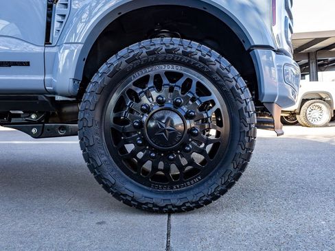 Used 2025 Ford F450 Platinum w/ FX4 Off-Road Package AWD/4WD image 12
