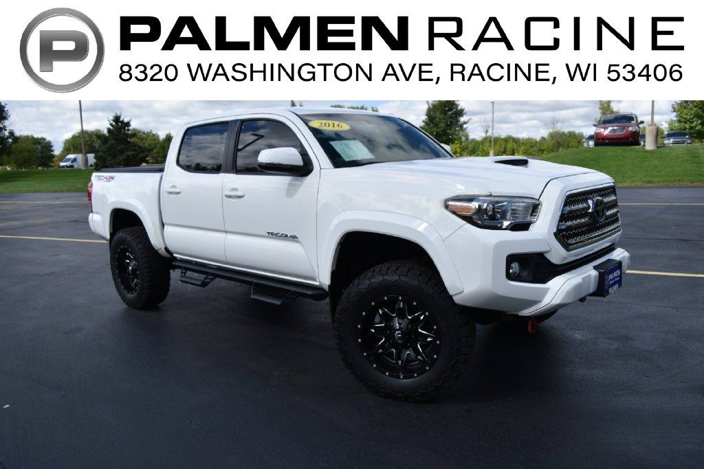 Used 2016 Toyota Tacoma TRD Sport w/ Towing Package AWD/4WD image 1