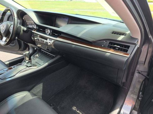 Used 2018 Lexus ES 350 w/ Navigation System Package FWD image 9