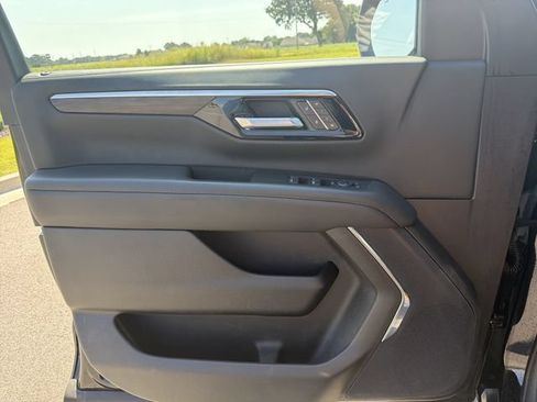 Used 2025 Chevrolet Tahoe LT RWD image 39