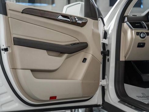 Used 2017 Mercedes-Benz GLS 450 4MATIC image 41